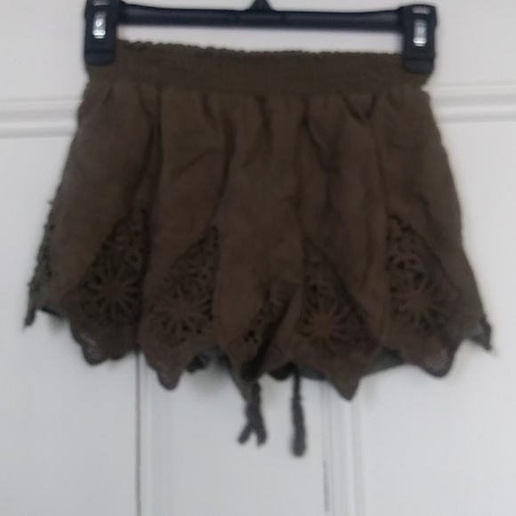 Mudd Shorts - Picture 2 of 3